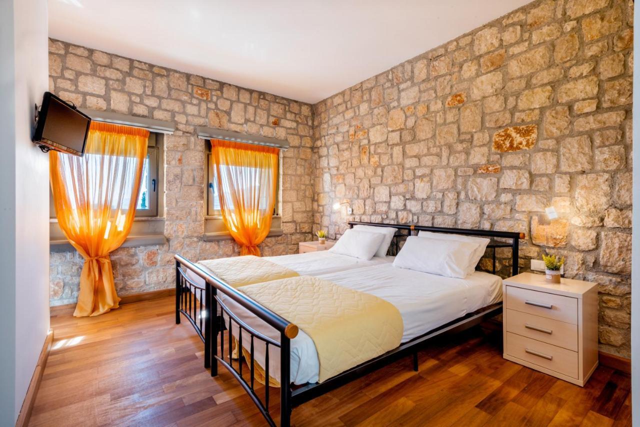 Villa Costamare - Enjoy Lazy Days On The Private Pool-Jacuzzi Pefki  외부 사진