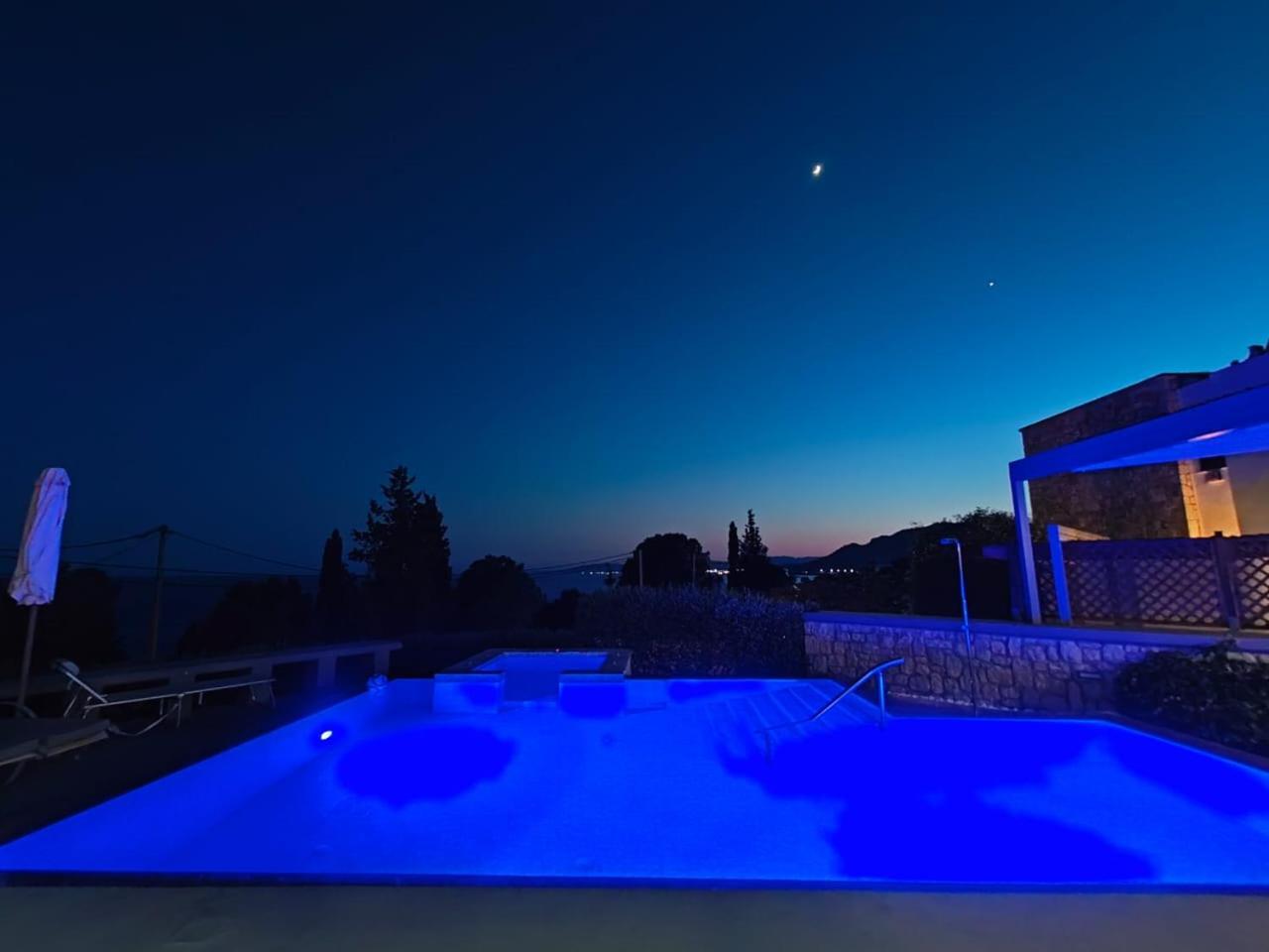 Villa Costamare - Enjoy Lazy Days On The Private Pool-Jacuzzi Pefki  외부 사진
