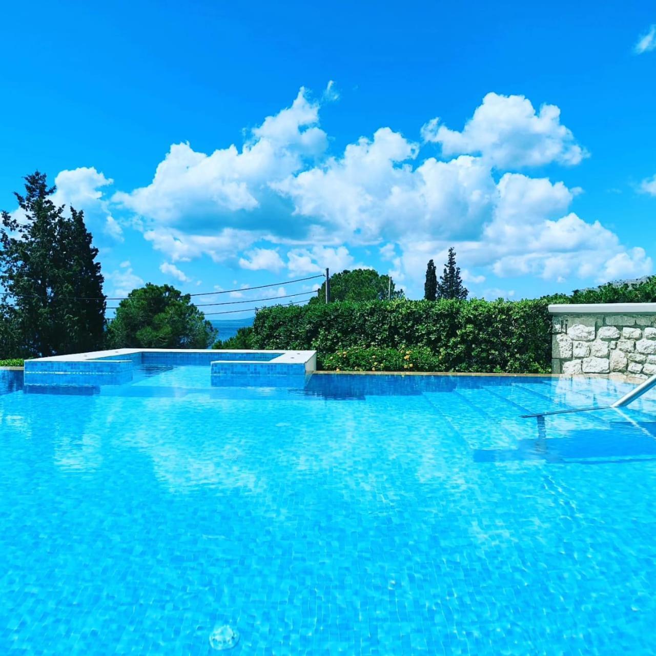 Villa Costamare - Enjoy Lazy Days On The Private Pool-Jacuzzi Pefki  외부 사진